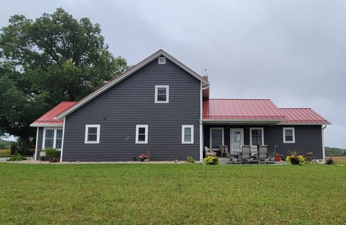 Richland Center Maison | 4 Bedroom, 3 bath home with panoramic ridgetop views