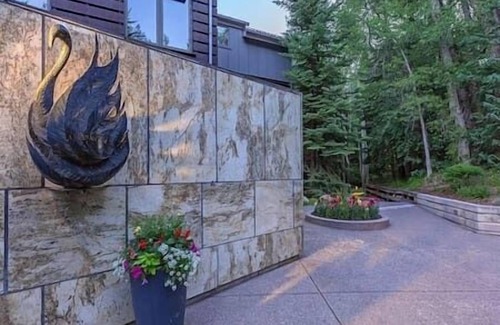 Aspen Maison | 4 Bedroom-4.5 Bath Amazing Core Townhome Aspen!