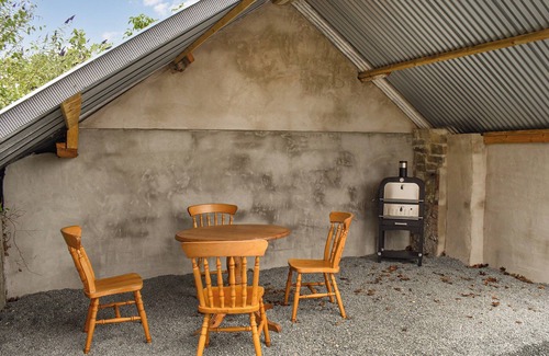 Bridgwater Cottage | 4 bedroom accommodation in Chilton Polden, near Glastonbury