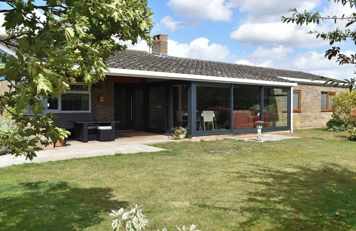 Stowmarket Cottage | 4 chambres hébergement à Old Newton, près de Stowmarket