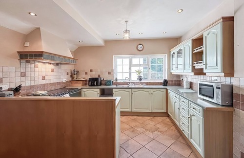 Kingswood Cottage | 4 bedroom accommodation in Welshpool