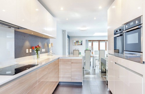 Harold Wood Cottage | Spacious, large, bright property close to amenities and easy access to London.