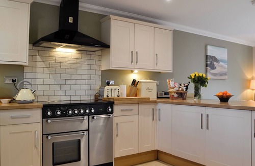 Cwm-twrch Isaf Cottage | 4 chambres à coucher à Lower Cwm-twrch, near Ystradgynlais