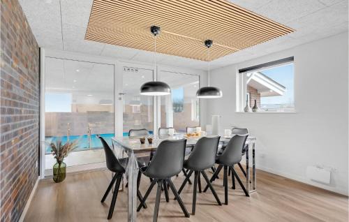 Klegod Strand Maison | 4 Bedroom Awesome Home In Ringkøbing