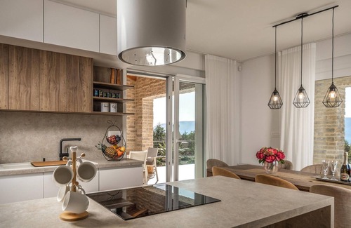 Brzac Maison | Belle maison de 4 chambres à Malinska