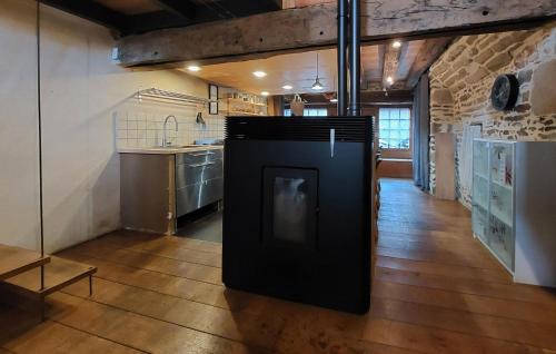 Montaubert - Rille - Saint-Sulpice Maison | 4 Bedroom Beautiful Home In Fougères