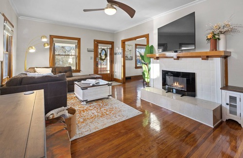 Toledo Maison | 4 Bedroom Boho Home. 5-10 minutes from all the hot spots!