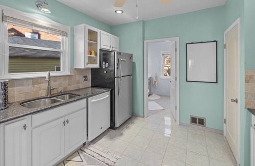 Toledo Maison | 4 Bedroom Boho Home. 5-10 minutes from all the hot spots!