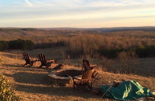 Saint Andrews Cabine | 4 Bedroom Cabin sits on 580 acres with speculator views. Abuts Coalmont ATV park