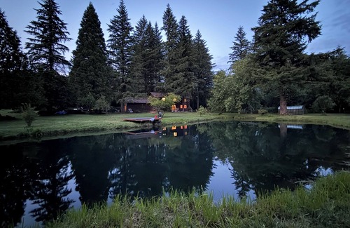 Amboy Maison | 4-Bedroom Chateau – Luxurious Retreat with Pond, Creek, and Modern Amenities