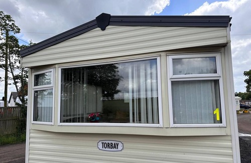 Glasgow Maison | 4-bedroom Cosalt Parkhome in Uddingston, Glasgow