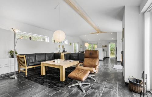 Aalbaek Maison | 4 Bedroom Cozy Home In Ålbæk