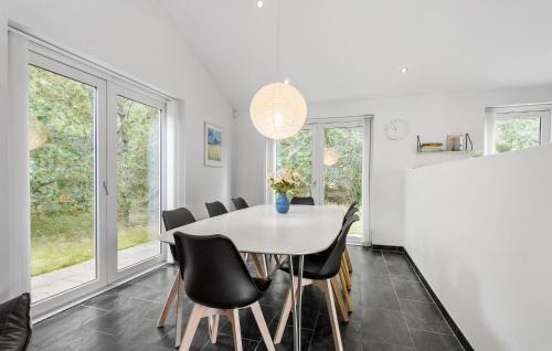 Aalbaek Maison | 4 Bedroom Cozy Home In Ålbæk