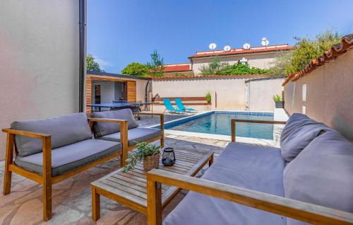 Barbariga Maison | 4 Bedroom Cozy Home In Barbariga