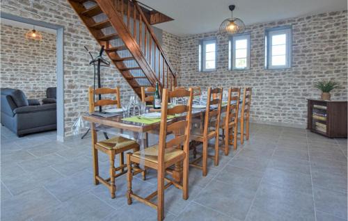 Lithaire Maison | 4 Bedroom Cozy Home In Montsenelle