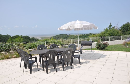 Chenac-Saint-Seurin-d'Uzet Maison | Chalet individuel avec 4 chambres, piscine privée et vue exceptionnelle