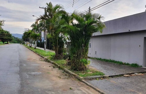 Balneario Praia do Pernambuco Maison | 4 bedroom holiday home on Pernambuco beach - Guarujá 18 persons SP