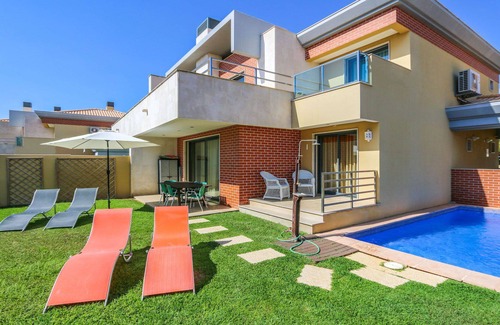 Mosqueira Villa | 4 chambres, villa de vacances avec piscine, golf à proximité à Albufeira