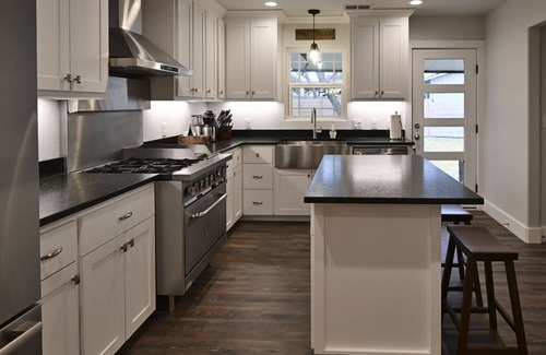 Johnson City Maison | 4-bedroom home 2 blocks from downtown