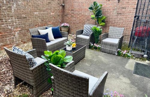 Old Town Maison | 4 Bedroom Home in Best Location Parking Fireplace Back Yard Pets Welcome