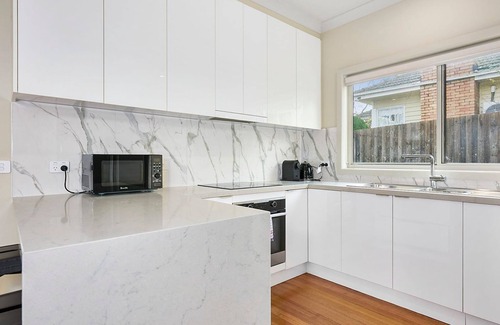 Heathmont Appartement | 4 Bedroom Home in Heathmont Perfect for Families