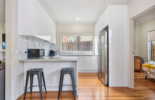 Heathmont Appartement | 4 Bedroom Home in Heathmont Perfect for Families