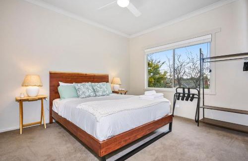 Heathmont Appartement | 4 Bedroom Home in Heathmont Perfect for Families