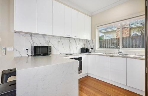 Heathmont Appartement | 4 Bedroom Home in Heathmont Perfect for Families
