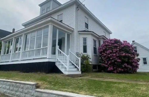 Somersworth Maison | 4-bedroom home near Berwick/Portsmouth (beaches, shopping, trails and more)!