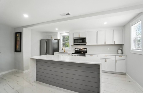 Northeast Columbus Maison | 4-bedroom house fencin and pivte gate