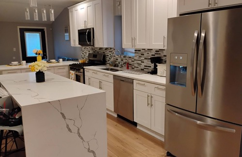 West Pullman Appartement | 4-bedroom house in brilliant Chicago with AC, WiFi. Enjoy your stay.