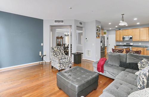 Lorton Maison | 4-bedroom house in charming Lorton