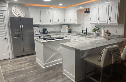 New Albany Maison | 4-bedroom house in nice New Albany with AC