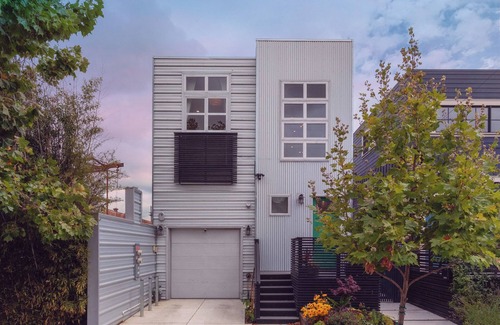 West Oakland Maison | 4-bedroom house Near UC Berkeley with Garden Jacuzzi Garage Parking