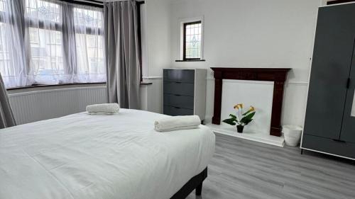Chadwell Heath Lit Et Petit-Déjeuner | 4 Bedroom House - Romford