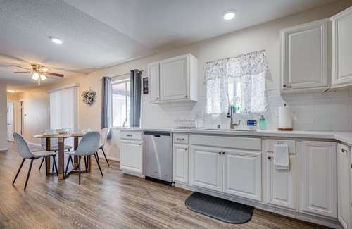 Paradise Maison | 4-bedroom house w/ pool 15 mins from strip
