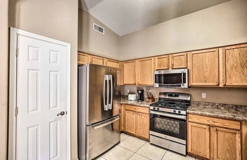 Tucson Maison | 4 Bedroom House! W/Yard/Garage/Washer/Dryer & Near UA!
