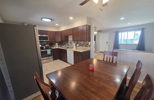 Dupont Maison | 4 Bedroom house within 10 minutes of Downtown Denver! Full house with yard.