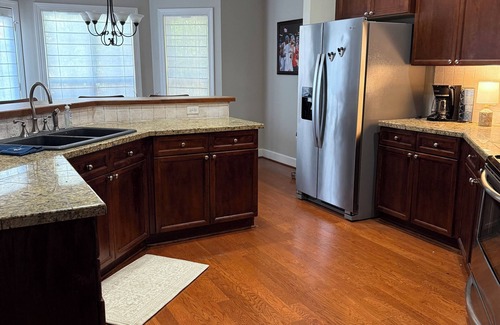 Auburn - Opelika Maison | 4-bedroom Sports Themed house in beautiful Auburn new furniture and Tiger cave