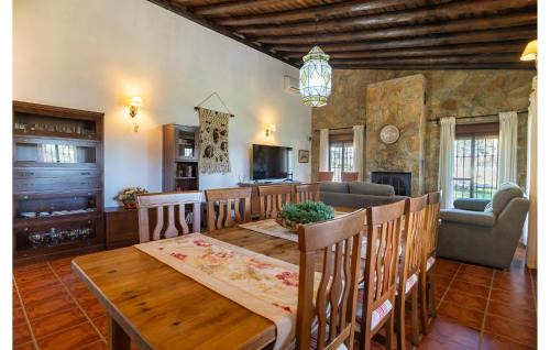 Guillena Maison | 4 Bedroom Stunning Home In Guillena
