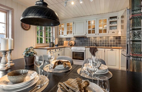 yer Maison | 4 bedroom stunning home in øyer