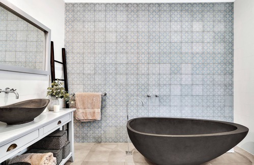 Middle Cove Maison | 4 bedroom stylish house, pool, opposite park
