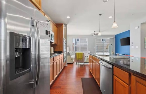 Northeast Maison | 4-bedroom townhome in amazing Washington with AC, WiFi
