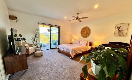 Howrah Maison | 4-Bedroom Two-Storey House With Views, Near Beach