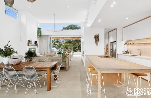 Balgowlah Heights Maison | 4 bedroom upper level apartment - Balgowlah awaits you!