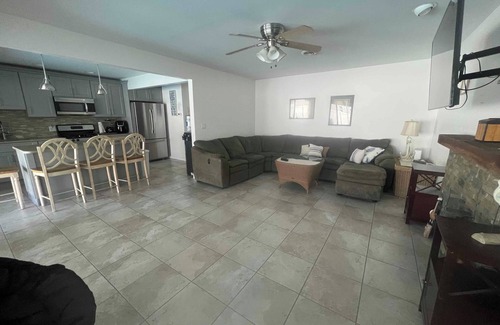 Bay Head Maison | 4.5 Bedroom, 2.5 Bath with Heated Pool + Hot Tub short walk to beach