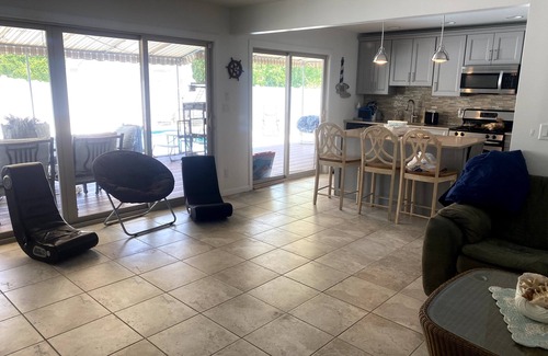 Bay Head Maison | 4.5 Bedroom, 2.5 Bath with Heated Pool + Hot Tub short walk to beach