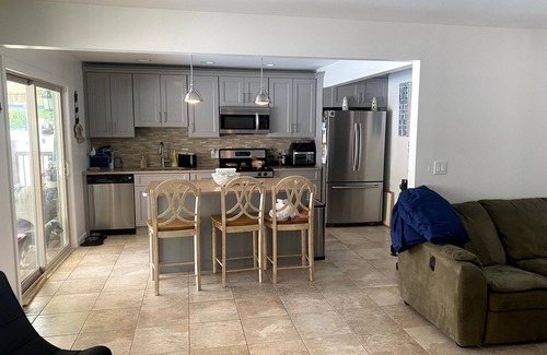 Bay Head Maison | 4.5 Bedroom, 2.5 Bath with Heated Pool + Hot Tub short walk to beach