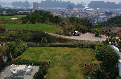 Bai Chay Villa | 4-bedroom villa in FLC Ha long golf and resort, View Bay , CIty and golf