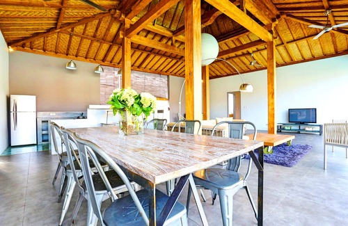Batubelig Villa | Villa de 4 chambres avec piscine à Seminyak!